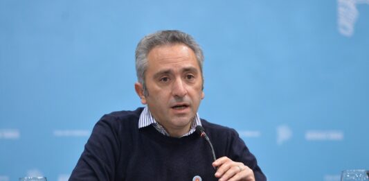 El ministro bonaerense, Andrés Larroque, afirmó que Milei debe mirar más las problemáticas sociales del país y alertó por los datos de pobreza.