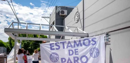 Los profesionales de la salud anunciaron un paro de tres días que podría afectar los servicios y turnos programados.