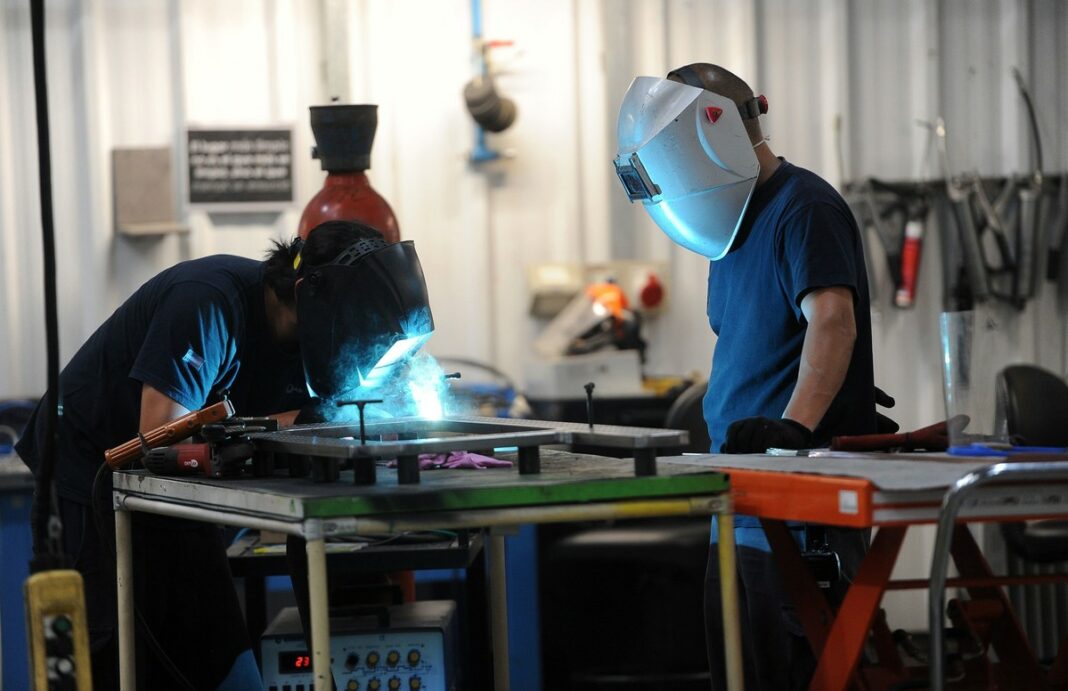 La actividad industrial de las pymes retrocedió casi 20% en el primer cuatrimestre del 2024.