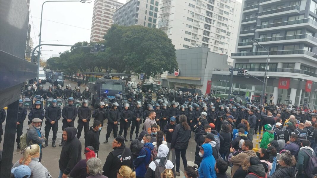 Tras los allanamientos a las organizaciones sociales, la causa que investiga las supuestas extorsiones tendrá un capítulo encabezado por la Justicia Electoral. Los motivos.
