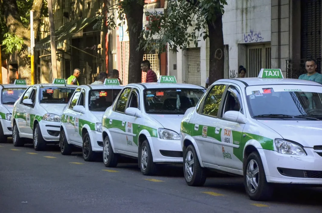 Los taxistas de La Plata presentaron una nota en el municipio por la restricción en la venta de GNC en la localidad.