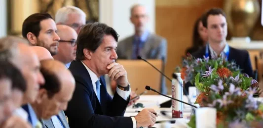 El jefe de Gabinete de Milei brindó su primer informe de gestión en el Senado y lanzó duras críticas al Gobierno anterior.