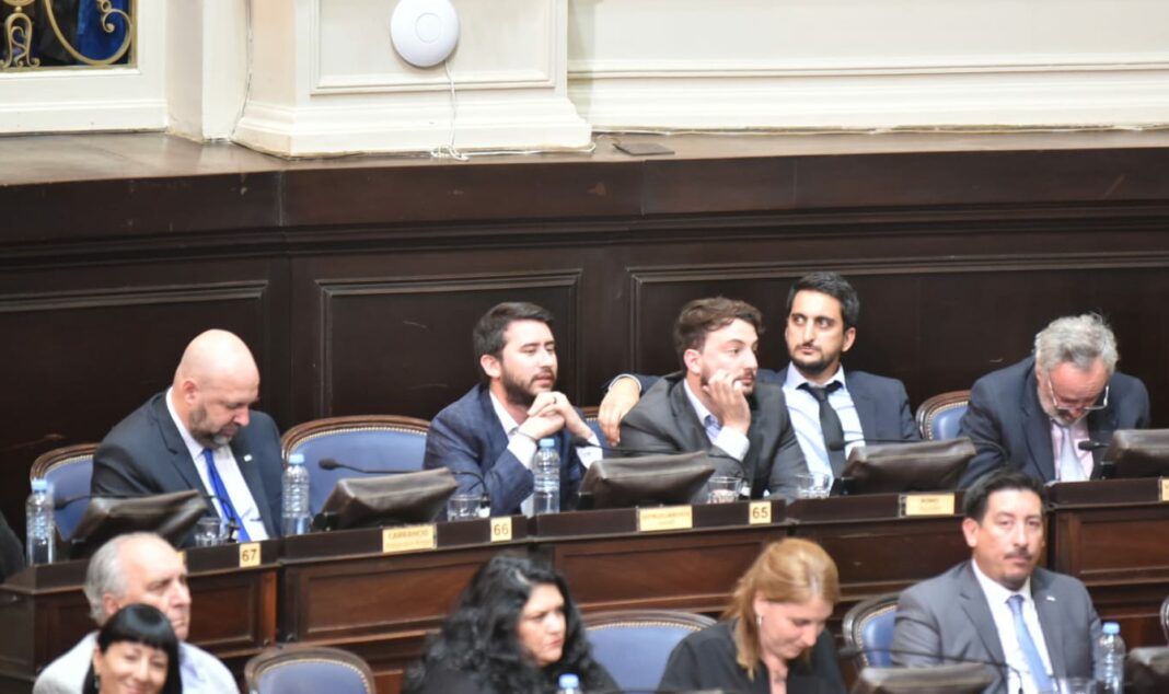 Los legisladores bonaerenses de La Libertad Avanza destacaron la gestión de Milei logró desacelerar la inflación a un dígito mensual.