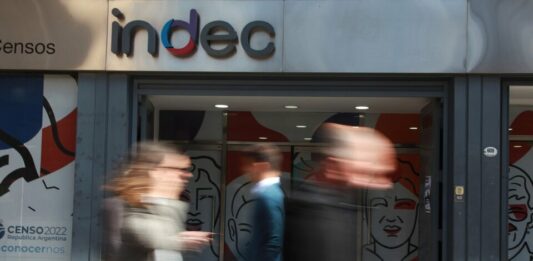 El INDEC dio a conocer este martes la inflación de abril que perforó el piso de los dos dígitos, al alcanzar el 8,8%, y desde Casa Rosada festejan.