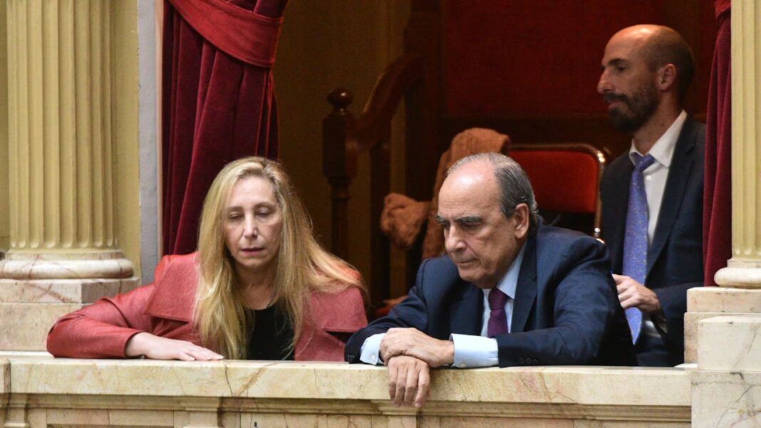 En la previa a la sesión del jueves, el jefe de Gabinete, Guillermo Francos, este martes, se reúne con cuatro gobernadores de Juntos por el Cambio (JxC) para abroquelar votos claves de la Ley Bases.