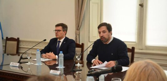El ministro de Salud, Nicolás Kreplak, apurará los proyectos de creación de empresas estatales en el Senado bonaerense. Cómo viene el diálogo con la oposición.