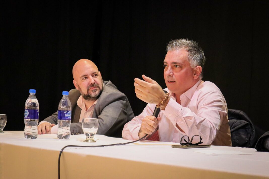 El funcionario nacional y exsenador bonaerense, Sebastián Pareja, encabezó en Mar del Plata el seminario de “Construcción política y gobierno”.