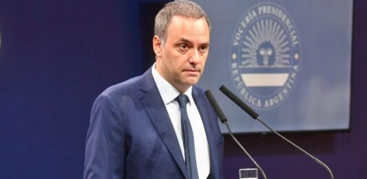 El Gobierno arremetió contra la dirigencia de la CGT que encabeza el paro general y sostuvo que hubo 3.000 denuncias de extorsión a trabajadores.