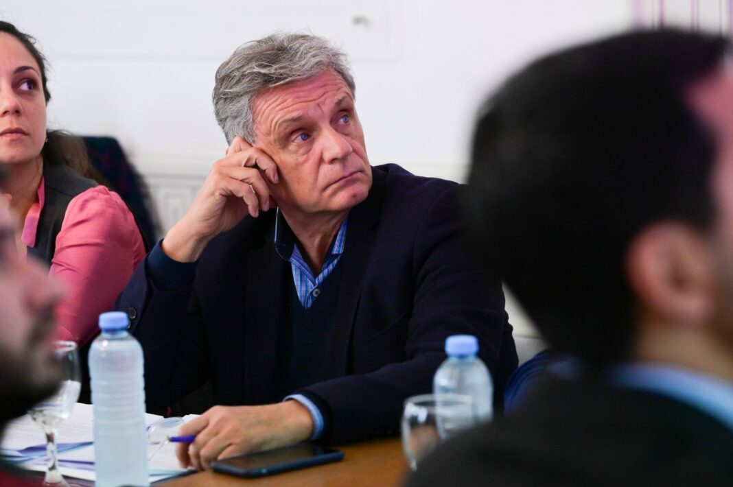A través de un proyecto, el diputado Gustavo Pulti criticó el Régimen para atraer inversiones (RIGI) contemplado en la Ley Bases.