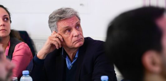 A través de un proyecto, el diputado Gustavo Pulti criticó el Régimen para atraer inversiones (RIGI) contemplado en la Ley Bases.