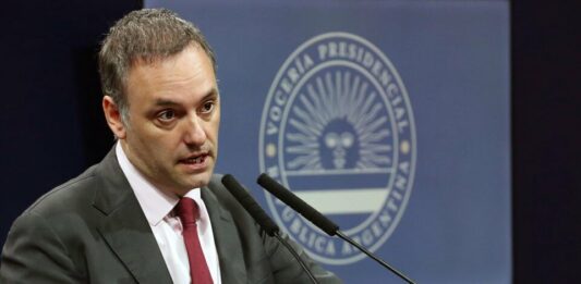 Adorni confirmó que le harán descuentos a los trabajadores que se sumen al paro general de la CGT.