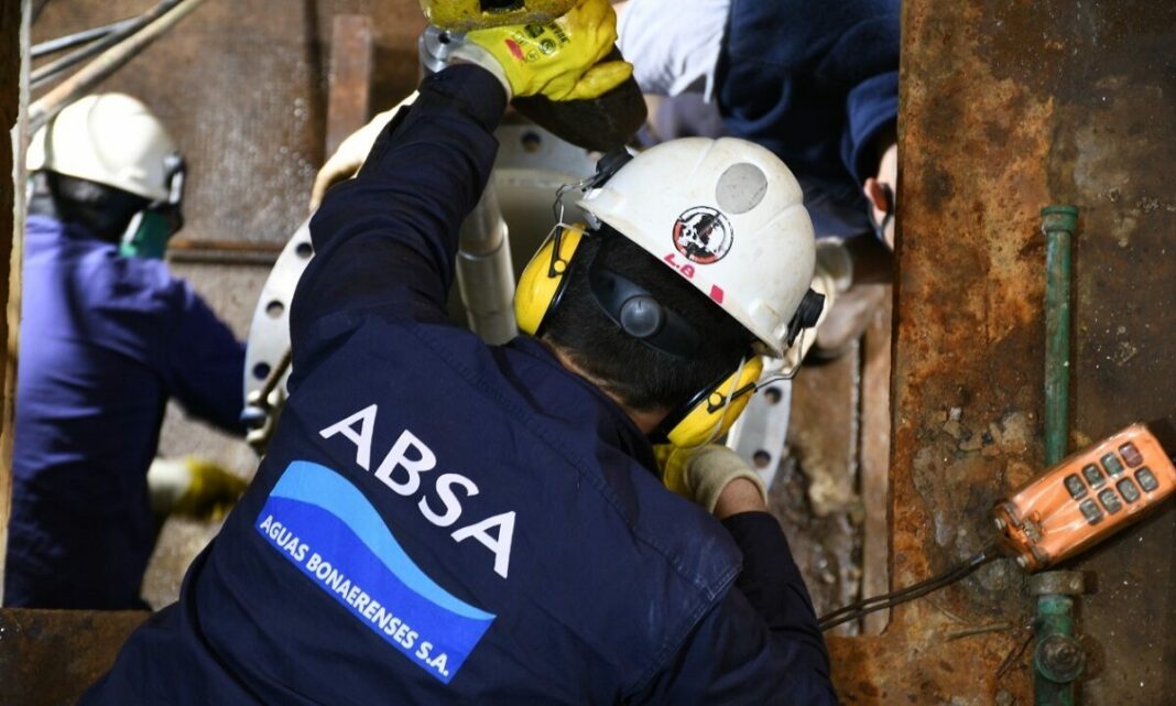 La diputada camporista Maite Alvado propuso eximir del pago de ABSA a los usuarios residenciales de Bahía Blanca por seis meses.