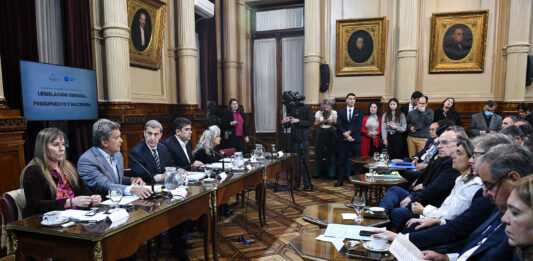 El Gobierno defiende el paquete fiscal en comisiones del Senado nacional