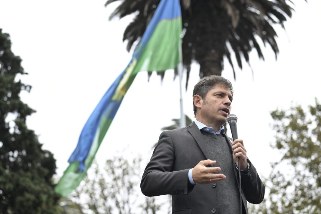 Kicillof encabezó el acto aniversario de Ensenada y remarcó que va a “defender la educación, la salud y el futuro” de los ciudadanos.
