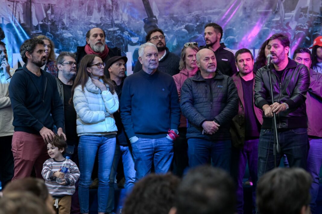 Un grupo de dirigentes bonaerenses referenciados con Kicillof lanzaron el Frente Patria y Futuro en la ciudad de La Plata.