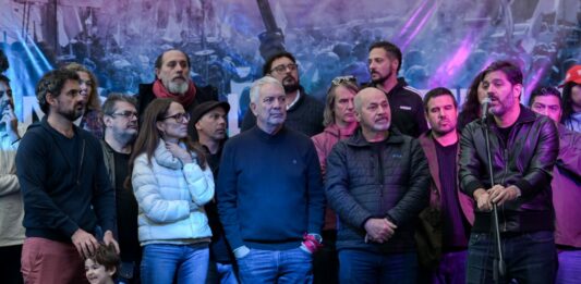 Un grupo de dirigentes bonaerenses referenciados con Kicillof lanzaron el Frente Patria y Futuro en la ciudad de La Plata.