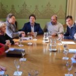 El radicalismo cierra filas por IOMA y le impone condiciones a Axel Kicillof Diputados, senadores e intendentes del radicalismo volvieron a reclamar por la crisis del IOMA y le impusieron condiciones a Axel Kicillof.