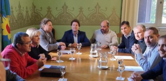 Diputados, senadores e intendentes del radicalismo volvieron a reclamar por la crisis del IOMA y le impusieron condiciones a Axel Kicillof.