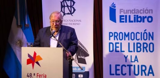 Alejandro Vaccaro dijo que Karina Milei le pidió 5.000 entradas gratuitas y que no había motivos para cancelar el evento en la Feria del Libro.