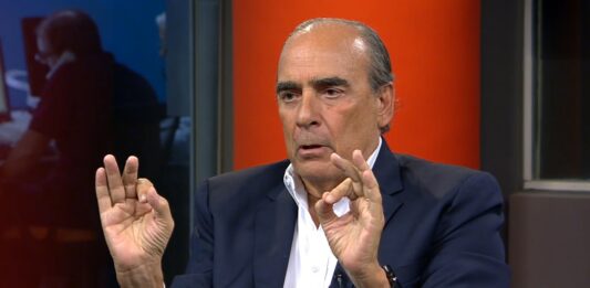 El jefe de Gabinete, Guillermo Francos, este sábado, salió a bancar al jefe de Estado libertario, Javier Milei, por sus numerosos viajes al exterior. “Los cos son mínimos”, aseguró.