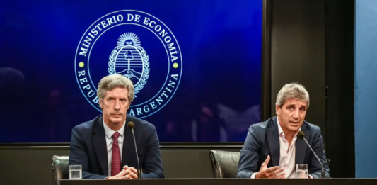 El ministro Luis Caputo confirmó que apuntará contra la emisión monetaria de los intereses que el Banco Central paga por los pasivos remunerados.