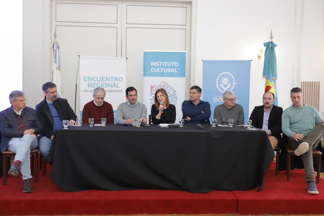 La titular del Instituto Cultural de la provincia de Buenos Aires, Florencia Saintout, criticó la política de ajuste del presidente de la Nación, Javier Milei.