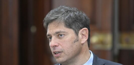 El gobernador bonaerense Axel Kicillof rechazó la convocatoria que realizó Javier Milei para firmar el Pacto de Mayo en Tucumán.