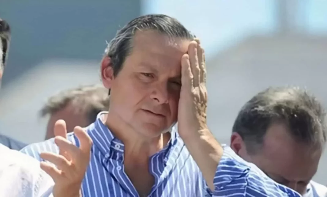 El exintendente PRO de Dolores, Camilo Etchevarren, fue denunciado por supuestamente licitar una compra millonaria en extrañas condiciones.