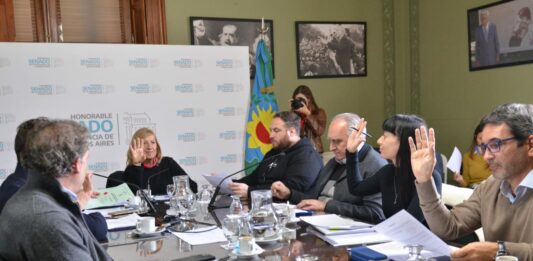 En el Senado bonaerense, UxP canceló una reunión de comisión en la que se iba a tratar la ley de indemnizaciones laborales. Horas antes, el oficialismo intentó bajar la masiva reunión de opositores con empresarios.