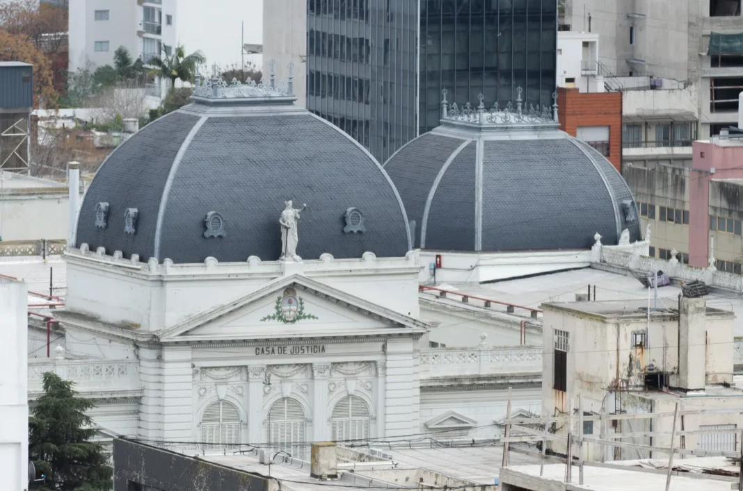 Un proyecto busca conferirle atribuciones a la Corte para que nombre jueces subrogantes y achique las vacantes en la Justicia bonaerense.