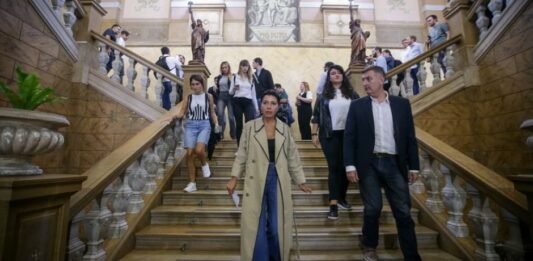 Mayra Mendoza protagonizó un fuerte cruce con Ferraresi en un acto de Kicillof y abrió una nueva grieta en el PJ bonaerense.