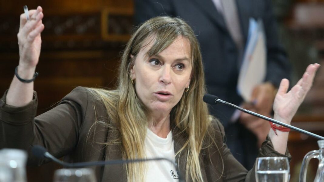 La legisladora de Unión por la Patria, Juliana Di Tullio solicitó que expulsen del PJ a Scioli y a los senadores que votaron a favor de la Ley Bases.