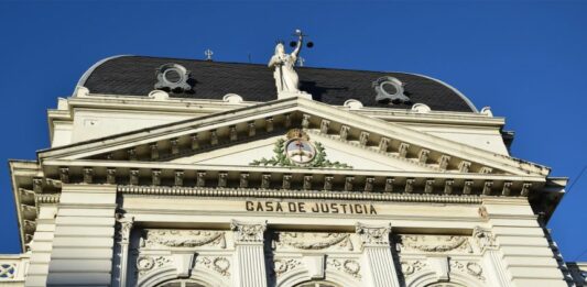 El gobernador Kicillof firmó ocho nuevos decretos para designar jueces de la provincia de Buenos Aires.