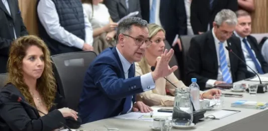 El Gobierno busca reducir los paros docentes con el proyecto que declara a la educación como servicio esencial.