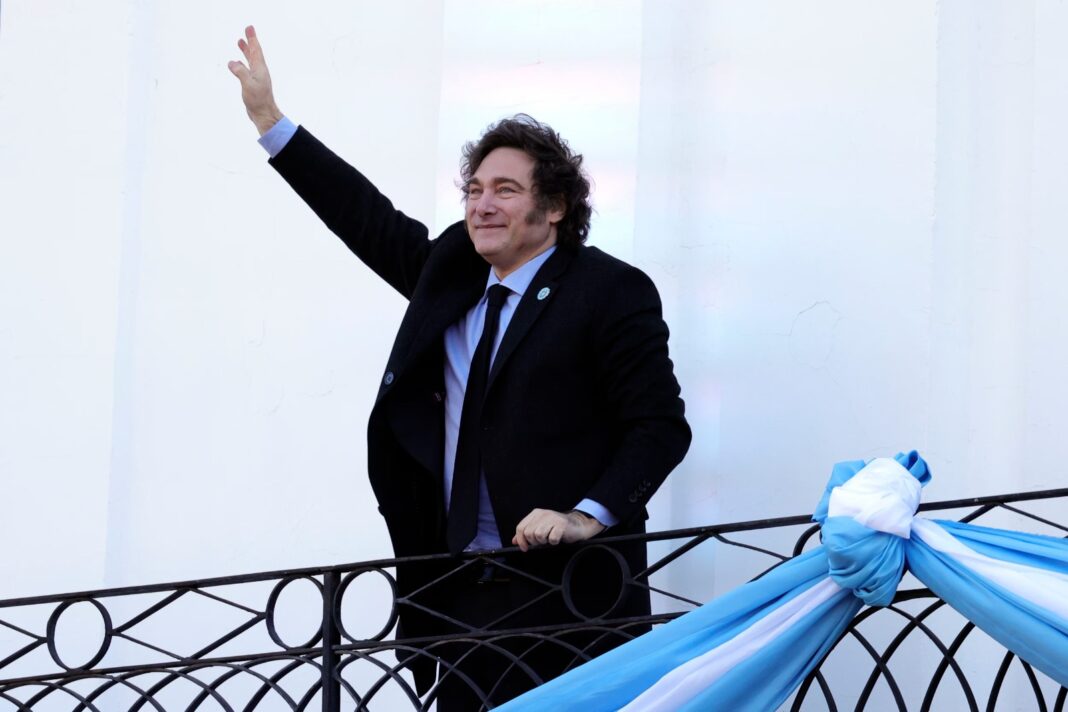 En su 7° gira internacional y en medio del debate por la Ley Bases, el presidente Javier Milei llega a Italia para participar de la Cumbre del G7. Día a día, cómo será la agenda.