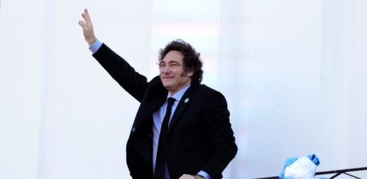 En su 7° gira internacional y en medio del debate por la Ley Bases, el presidente Javier Milei llega a Italia para participar de la Cumbre del G7. Día a día, cómo será la agenda.