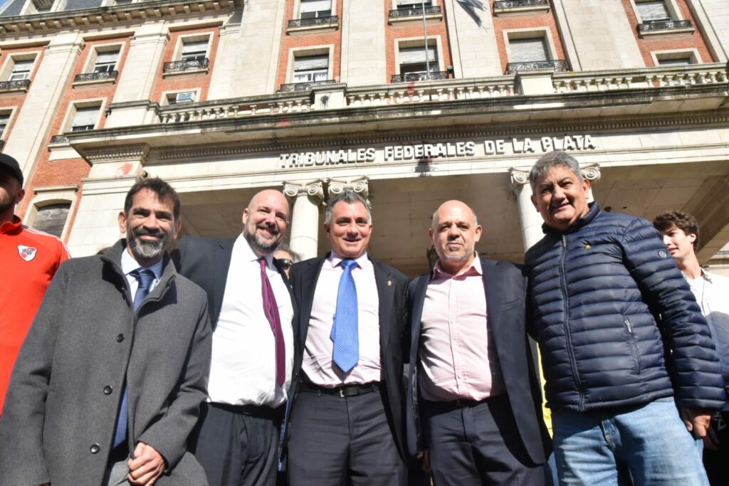 Los legisladores bonaerenses de La Libertad Avanza dijeron presente en La Plata.