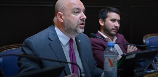 El diputado bonaerense de La Libertad Avanza, Alejandro Carrancio, cuestionó los cambios educativos propuestos por el gobernador Axel Kicillof.