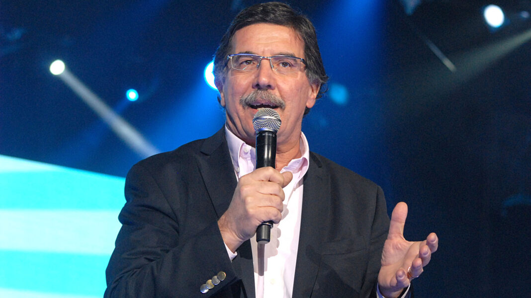 Alberto Sileoni salió en defensa del proyecto de eliminación de la repitencia en las escuelas secundarias.