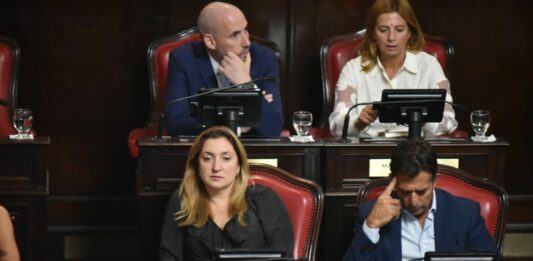 Senadores del PRO salieron a rechazar la eliminación de la repitencia en las escuelas secundarias bonaerenses, mediante un proyecto de Aldana Ahumada.