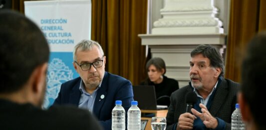 El gobierno bonaerense, a cargo de Axel Kicillof, busca llevar adelante una reforma educativa, al eliminar la repitencia en las escuelas secundarias. Todos los detalles.