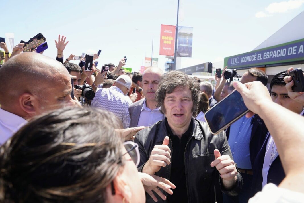 El presidente de la Nación, Javier Milei, llega este jueves a la provincia de Santa Fe para participar de la muestra Agroactiva. Repasa la agenda completa.