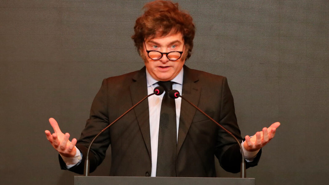 Tras la gira por Estados Unidos, el presidente de la Nación, Javier Milei, y el ministro de Economía, Luis Caputo, exponen ante empresarios en el Latam Economic Forum.