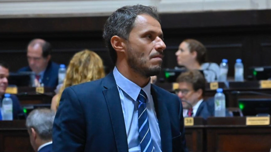 
El diputado PRO, Martín Endere, reemplazará al bullrichista del PRO Libertad, Fernando Compagnoni, en el Consejo de la Magistratura.