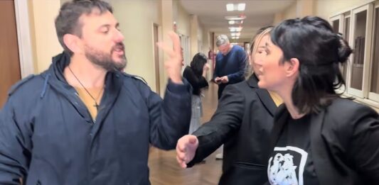 En medio de la causa que envuelve a la ministra Pettovello por la entrega de los alimentos retenidos, Grabois y la abogada de la cartera se cruzaron a los gritos en Comodoro Py.