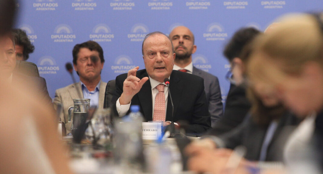 El exministro de Infraestructura de la Nación y coautor en la redacción del RIGI, Guillermo Ferraro, expondrá en la comisión de Industria y Minería del Senado bonaerense.
