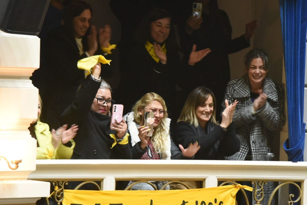 Promulgan la ley de endometriosis que busca concientizar y prevenir la enfermedad que afecta las personas con capacidad de gestar.