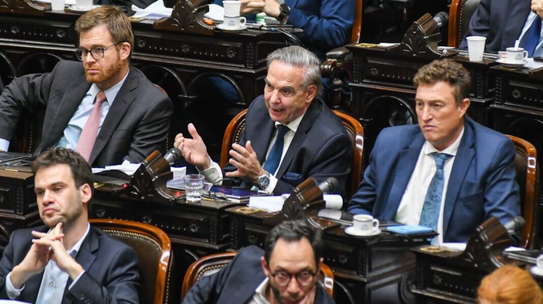 Nicolás Massot rechazó la reglamentación del Impuesto a las Ganancias y considera llevar el problema a la Justicia.