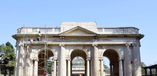 El senador bonaerense del PRO, Marcelo Leguizamón, presentó un proyecto para declarar al Teatro del Lago de La Plata como patrimonio histórico y cultural.