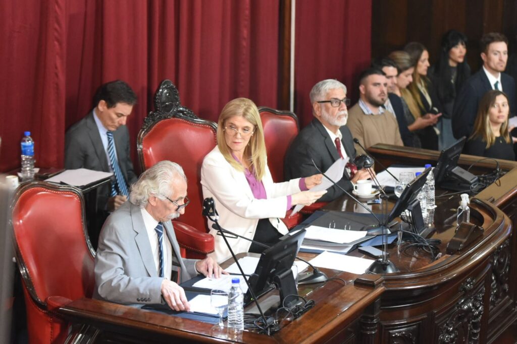 Planta de GNL: el interbloque de Juntos reclamó al oficialismo una sesión especial para debatir la adhesión al RIGI.